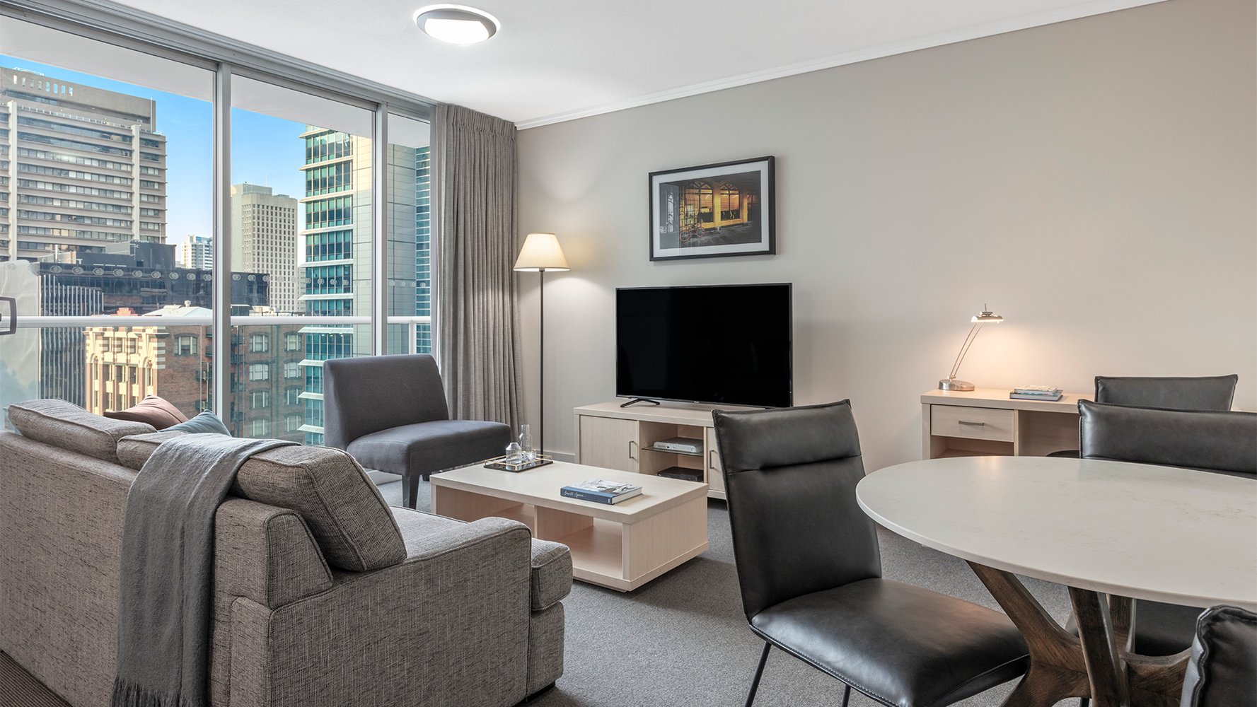 Oaks Brisbane Festival Suites