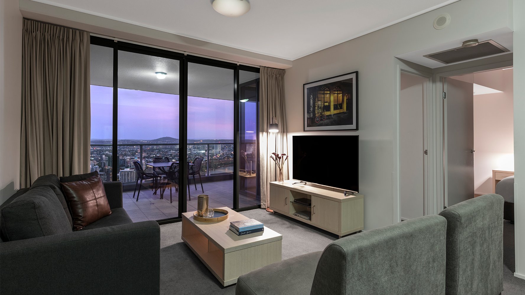Oaks Brisbane Aurora Suites