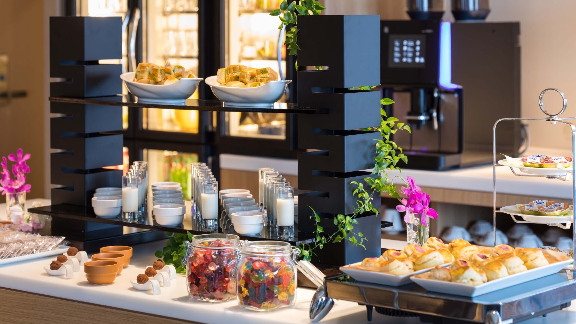 Afternoon tea at the Executive Loung on 35th floor